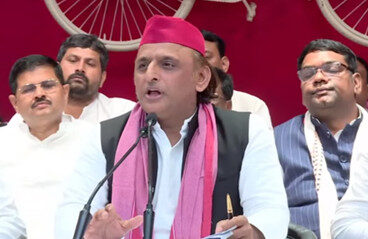 EC के हाथ खून से रंगे हैं’ — अखिलेश का आरोप; SIR प्रक्रिया पर उठाए सवाल, पूछा- इतनी जल्दी क्यों?