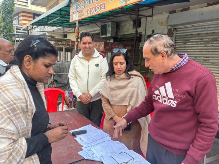 अपने वोट के महत्व को समझें प्रत्येक नागरिकः मीनाक्षी स्वरूप