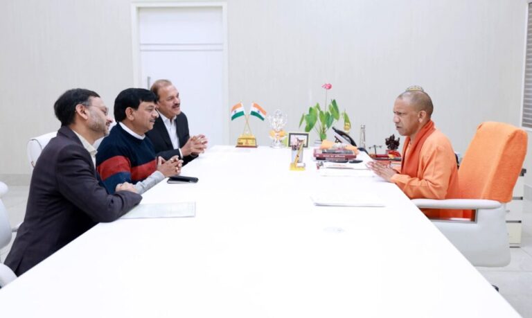 मुजफ्फरनगर के उद्योगों की समस्याओं को लेकर मुख्यमंत्री से मिले कपिल देव अग्रवाल