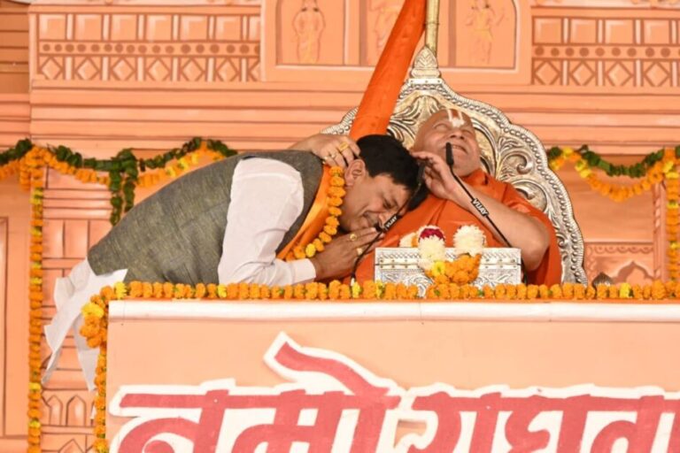 सम्भल के कल्कि धाम में कल्कि कथा का भव्य आयोजन, राज्यमंत्री कपिल देव अग्रवाल हुए शामिल