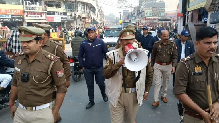पुलिस ने चलाया डंडाः भगत सिंह रोड और शिव चौक में हटाया गया अतिक्रमण