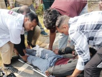 बोलेरा और बाइक की टक्कर में दो युवक गंभीर रूप से घायल
