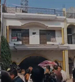 बरेली में सपा नेताओं के दो मैरिज हॉल पर दो दिन तक बुलडोजर एक्शन, 50 लोग बेघर