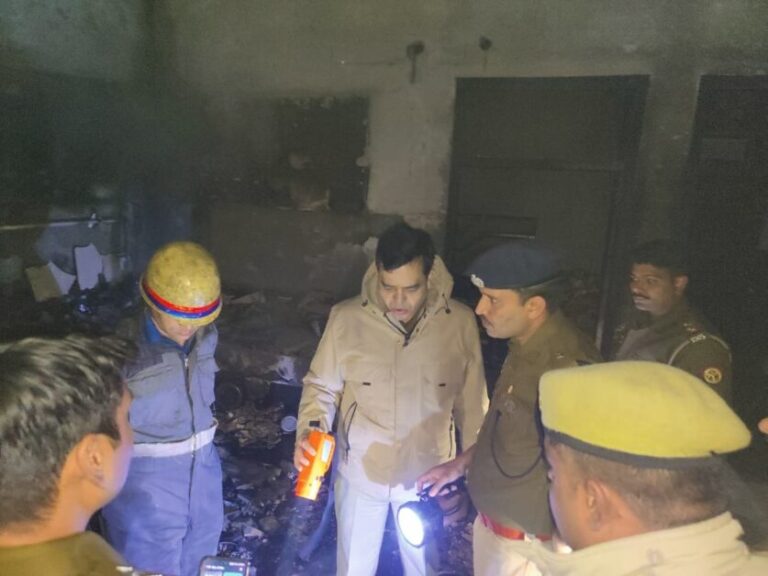 मुजफ्फरनगर वसुंधरा: दो बेटे और मां जिंदा जले, मां और दो बेटियां बची, कानूनगो था मृतक अमित गौड