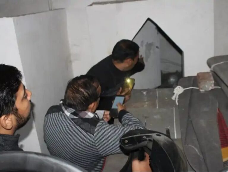 मेरठ में ड्रग तस्कर के घर से मिली गुप्त सुरंग