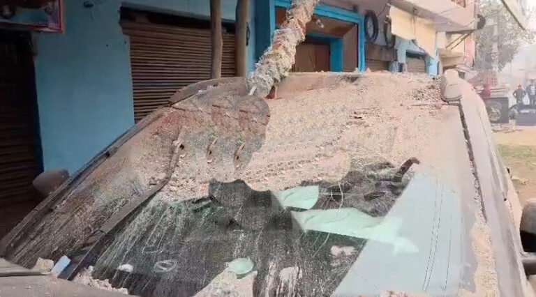 कुत्ते को बचाने के प्रयास में दुकान में जा घुसी कार, बड़ा हादसा टला