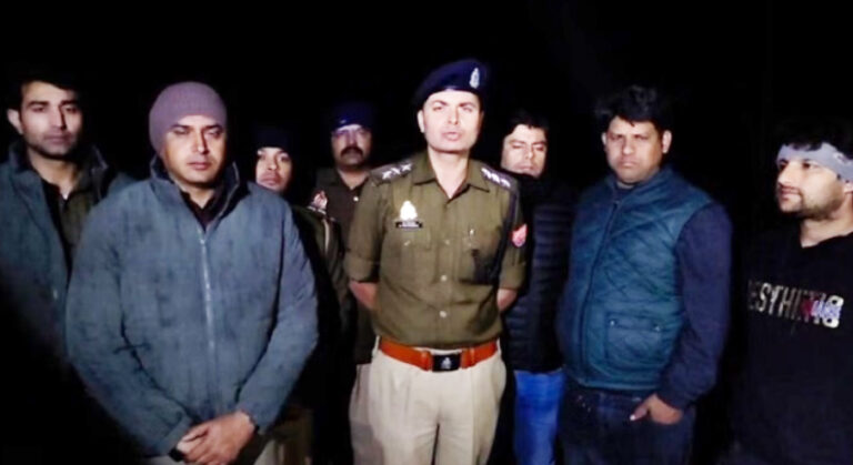 प्रेमिका के साथ मिलकर उसके पति की हत्या करने वाला इनामी खटमल दबोचा