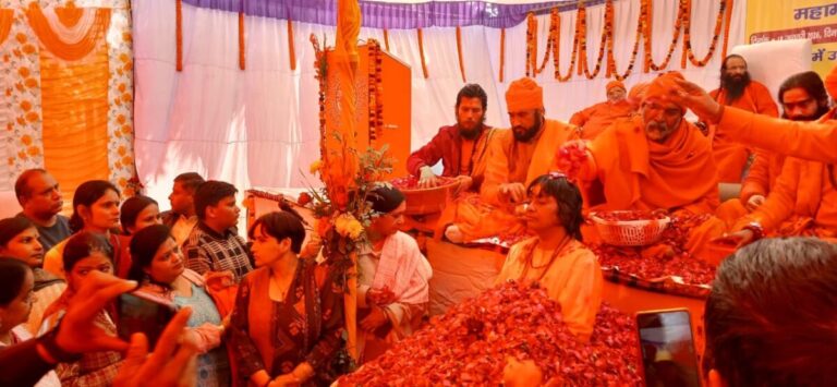 देवबंद में साध्वी आशु गिरी बनीं महामंडलेश्वर, पंचायती निरंजनी अखाड़े का भव्य पट्टाभिषेक समारोह