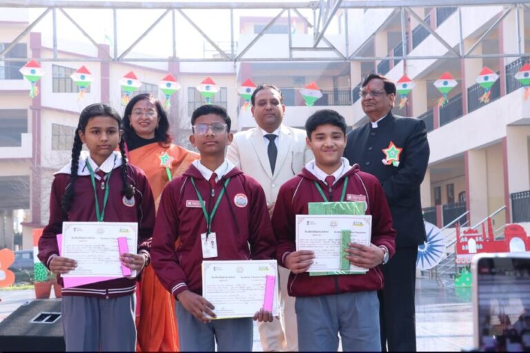 एमजी पब्लिक स्कूल में हर्षाेल्लास के साथ मनाया गया 77वां गणतंत्र दिवस