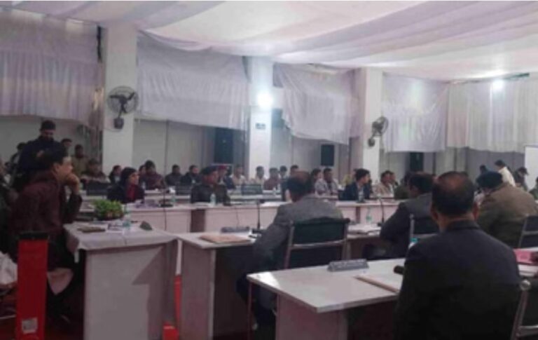 बदरीनाथ धाम में बदले नियम: सिंहद्वार से आगे मोबाइल फोन ले जाना पूरी तरह प्रतिबंधित