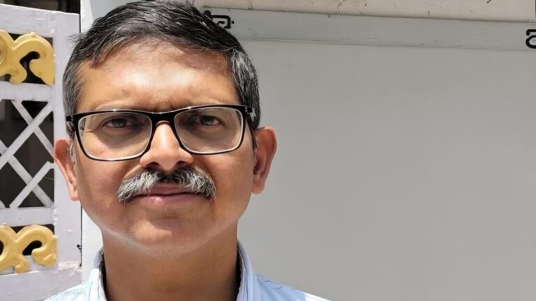 पूर्व IPS अमिताभ ठाकुर को देवरिया कोर्ट से जमानत, पत्नी नूतन ठाकुर की अग्रिम जमानत खारिज