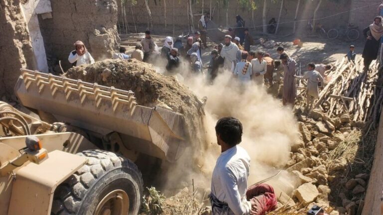 पाकिस्तान ने अफगानिस्तान के खिलाफ युद्ध का एलान किया, हवाई हमले किए