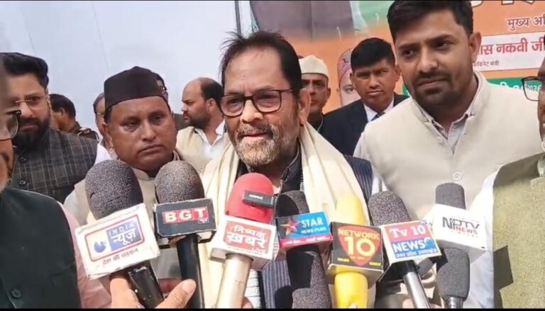 देवबंद से मुख्तार अब्बास नकवी का बड़ा बयान, दारुल उलूम और सियासत पर तीखी टिप्पणी