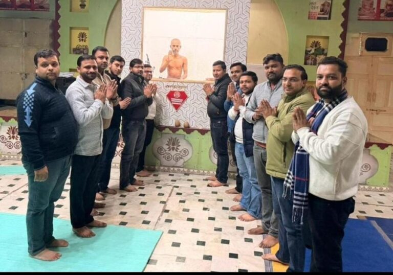 जिनशासन प्रभावना संघ खतौली को हुए एक वर्ष पूर्ण, आचार्य भारत भूषण जी से लिया आशीर्वाद