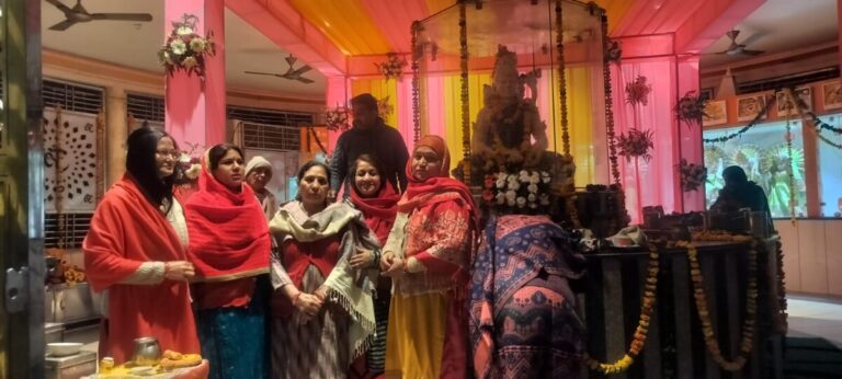 महाशिवरात्रि पर उमड़ा आस्था का सैलाब, रेलवे रोड स्थित शिवमूर्ति पर हुआ जलाभिषेक