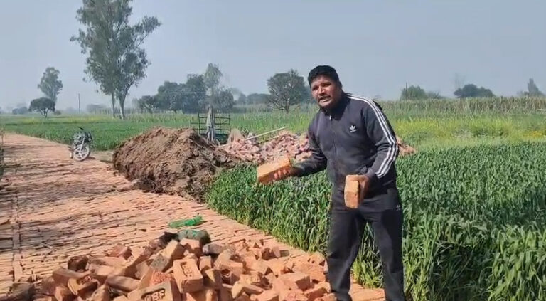 जिला पंचायत में घटिया निर्माण का आरोप, भाकियू नेता ने रुकवाया काम