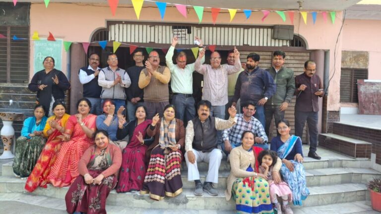 खतौली के.के. पब्लिक स्कूल होली मिलन समारोह में धूम