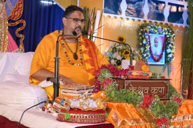 प्रभु की प्राप्ति के लिए अहंकार और सांसारिक इच्छाओं का त्याग करना आवश्यक: हिमेश शास्त्री