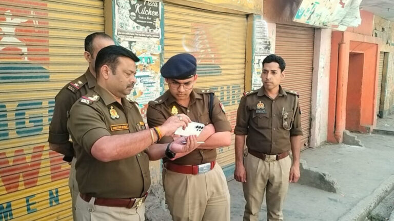 मुजफ्फरनगर-सरेराह मुफ्ती पर हमला, वीडियो वायरल होने से लोगों में आक्रोश