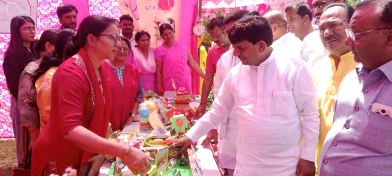 दुनिया देख रही यूपी का विकास और सुशासनः कपिल देव