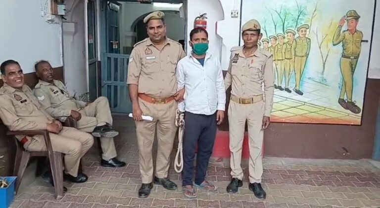 देवबंद पुलिस गिरफ्तारी: जिला बदर अभियुक्त पकड़ा गया