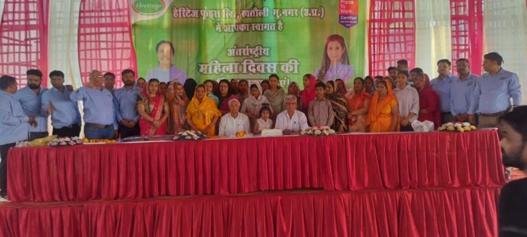 खतौली महिला दिवस सम्मान समारोह में समाजसेवा करने वाली महिलाएं सम्मानित