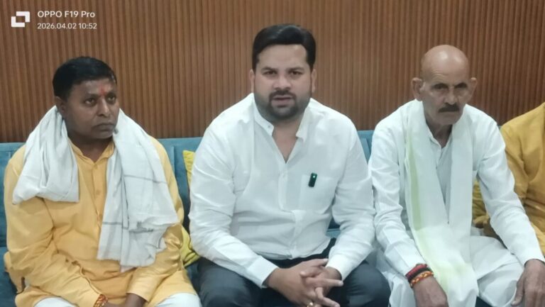 पूर्व सांसद भारतेन्द्र का बाल भी बांका हुआ तो ईंट से ईंट बजा देंगेः मयंक त्यागी