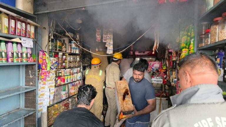 आग से हड़कम्प, कन्फैक्शनरी और टायर फैक्ट्री में लाखों का नुकसान