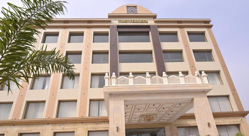 होटल वेलविस्टा एण्ड रिसोर्ट पर छापा, पकड़ी बड़ी जीएसटी चोरी