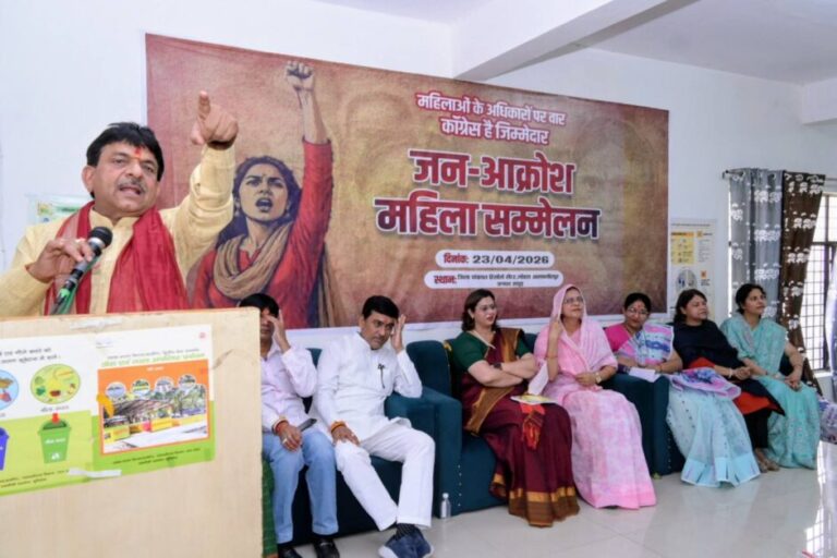 सपा-कांग्रेस कर रही महिला सम्मान के साथ खिलवाड़ः कपिल देव