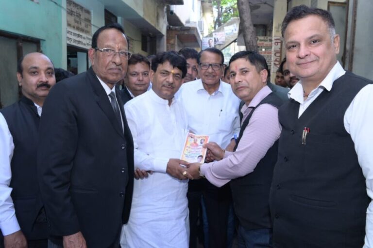 योगी आदित्यनाथ और जयंत चौधरी की 13 अप्रैल जनसभा को लेकर जनसंपर्क तेज: मुजफ्फरनगर कचहरी में कपिल देव अग्रवाल ने अधिवक्ताओं से किया संपर्क