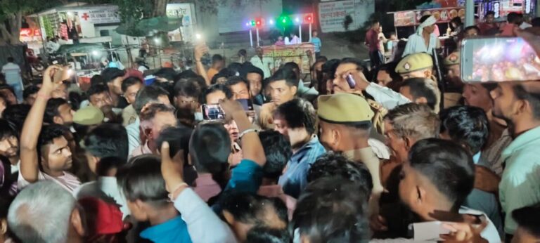 कैलावड़ा कांटे के पास दर्दनाक सड़क हादसा: ईंटों से भरी ट्रैक्टर-ट्रॉली की चपेट में आए माता- पिता- पुत्र, की मौत, ग्रामीणों ने लगाया जाम