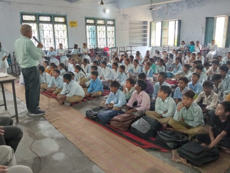 सात दिवसीय भारतीय भाषा समर कैंप में संस्कृत भाषा व हिमाचली संस्कृति से रूबरू हुए छात्र