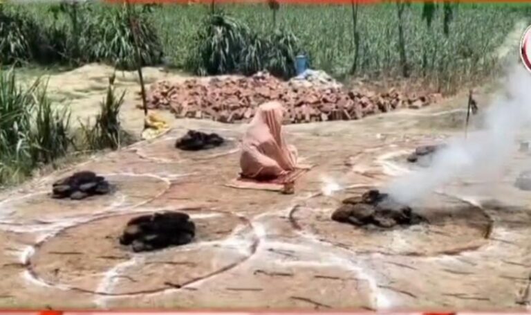 42 डिग्री तापमान में प्रधान राजकुमार भगत की अग्नि तपस्या बनी आस्था का केंद्र