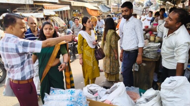 मुजफ्फरनगर पालिका के अभियान से भगत सिंह रोड पर मचा हड़कम्प
