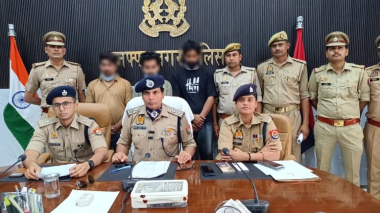 10 लाख की प्रतिबंधित वेनेरेक्स कफ सिरप बरामद, तीन तस्कर गिरफ्तार