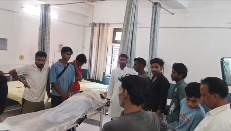 देवबंद में डंपर की टक्कर से मोपेड सवार कामिल की मौत, महिला घायल