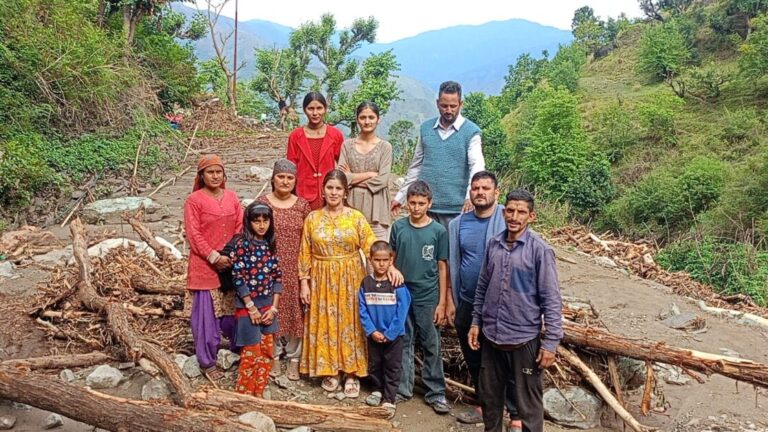 मयुंडा में आपदा से किसानों की फसलें तबाह, भाजपा नेता बचना शर्मा ने मुआवजे की मांग उठाई