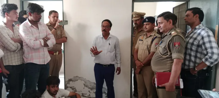 मुजफ्फरनगर-मुख्य अभियंता कार्यालय पर रालोद का हल्ला बोल