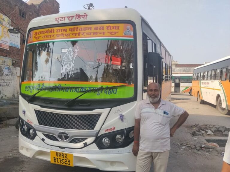 किसान सेना डाल रही मुख्यमंत्री ग्राम परिवहन बस सेवा में बाधा