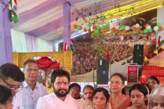 आचार्य श्री विशुद्ध सागर जी महाराज के सान्निध्य में मौजूद देवबंद के अभय जैन